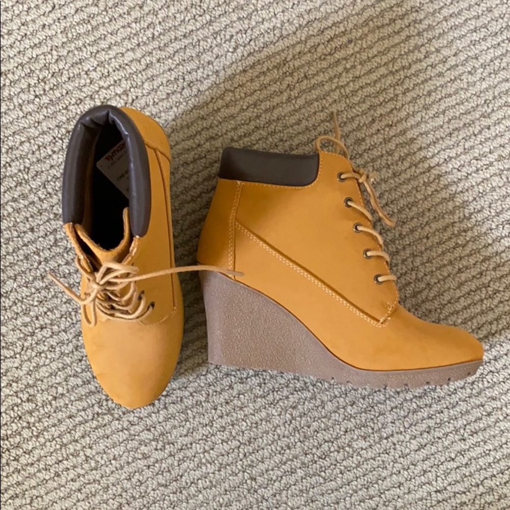 Brand New MIA Wedged Workboot